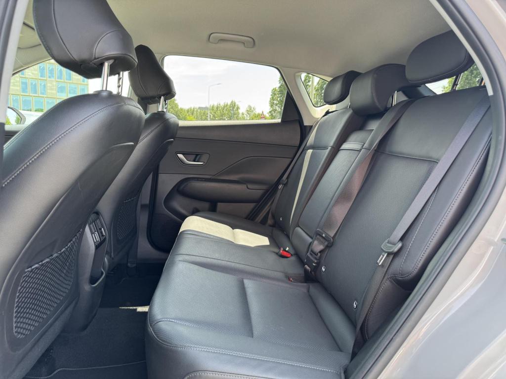 Hyundai Kona 1.6 gdi hev premium | two-tone lakkleur | stoelverwarming + -v
