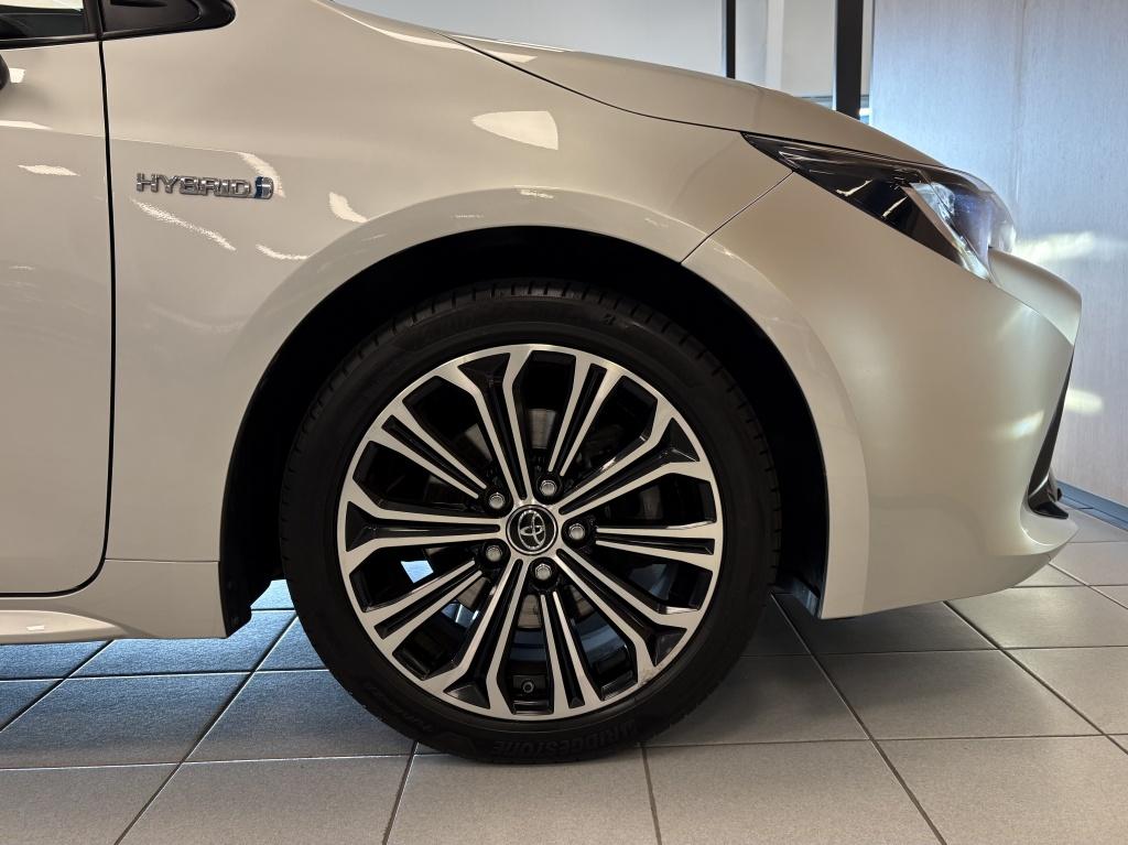 Toyota Corolla Touring Sports 2.0 hybrid first ed.