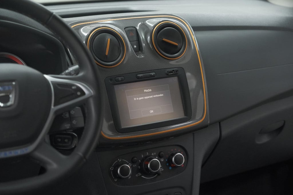Dacia Sandero Stepway tce 90 sl | camera | navigatie | parkeersensoren | cr