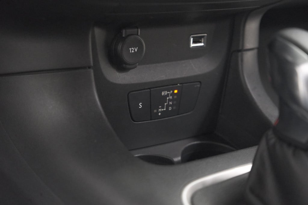 Citroen C3 puretech 110 eat6 max | apple carplay | parkeersensoren | climat