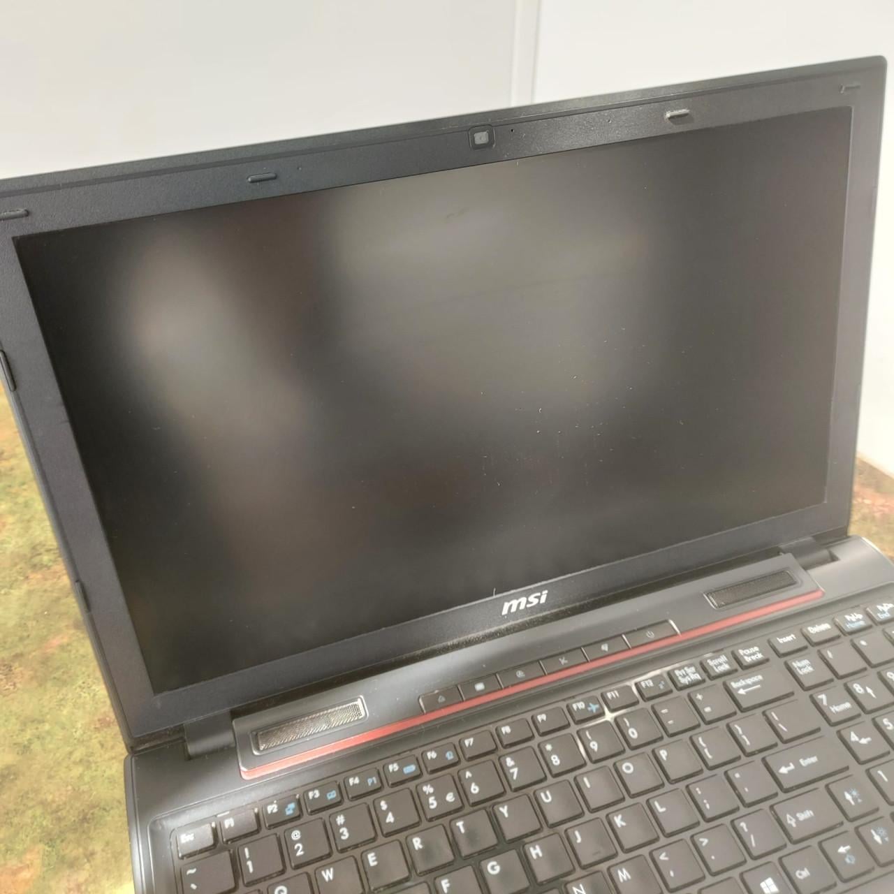 MSI Leopard 2QE game laptop i5 8GB RAM Geforce 940M 2Gb