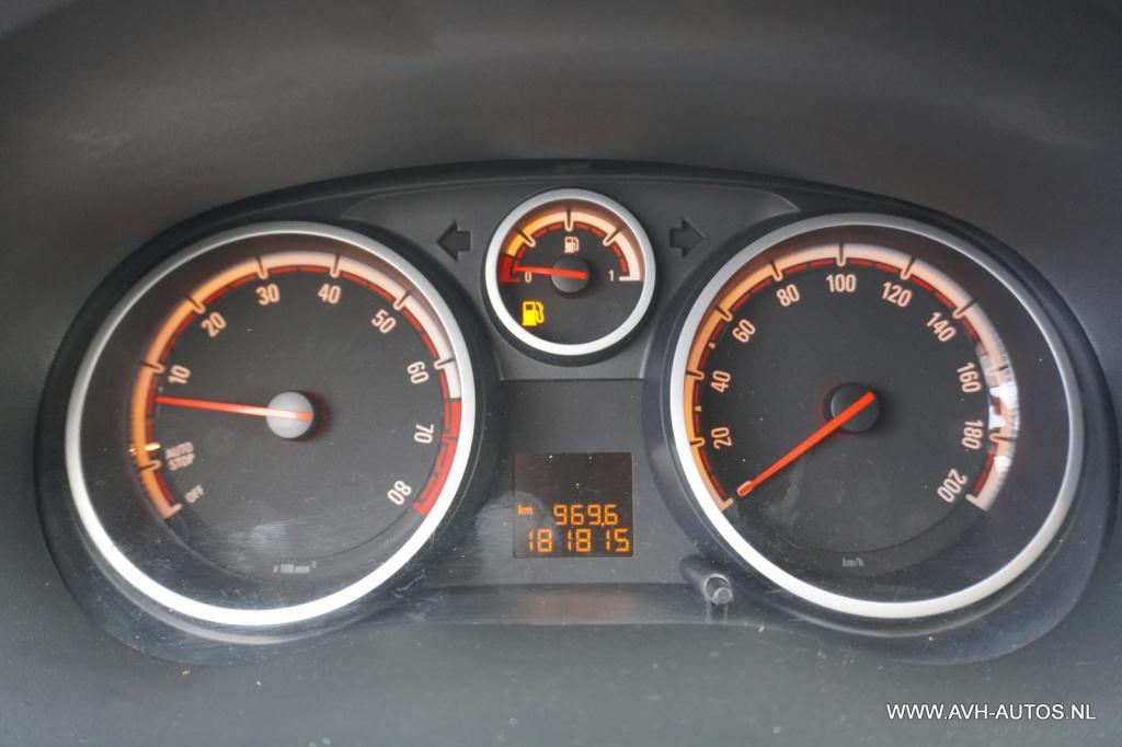 Opel Corsa 1.4-16v cosmo