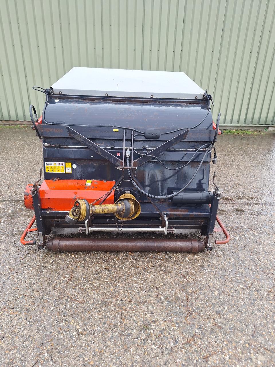 Klepelmaaier met opvangbak