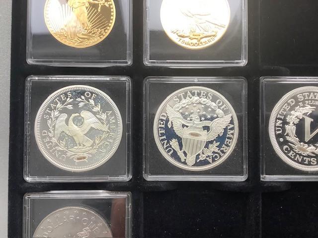 11 penningen / munten USA in luxe houten cassette.