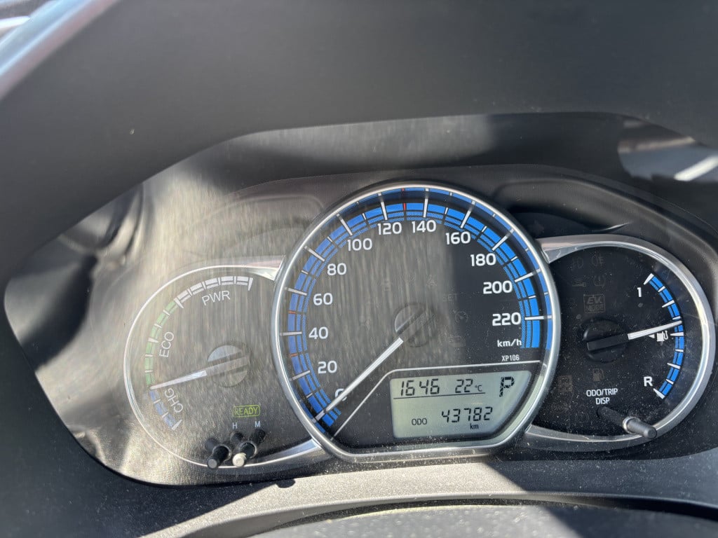 Toyota Yaris 1.5 hybrid lease i camera i automaat i airco l navigatie i zee