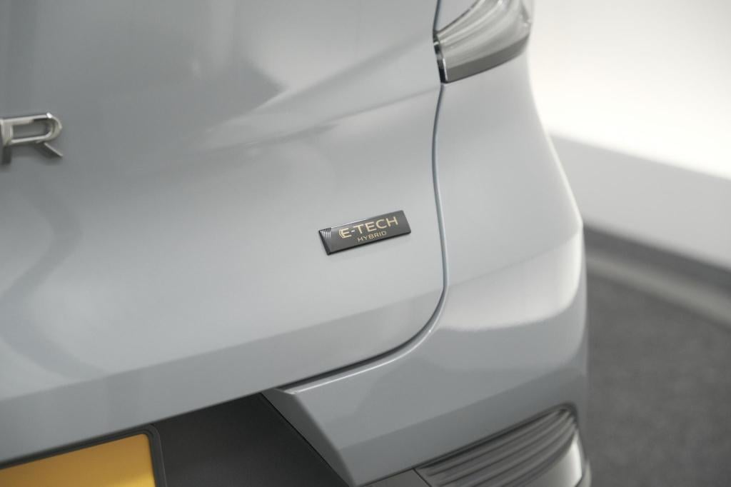 Renault Captur 1.6 e-tech full hybrid 145 techno | camera | navigatie | app