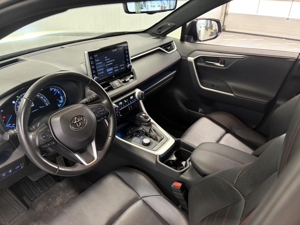 Toyota Rav4 2.5 plug-in hybrid awd executive bi-tone| 360camera| jbl| adap.
