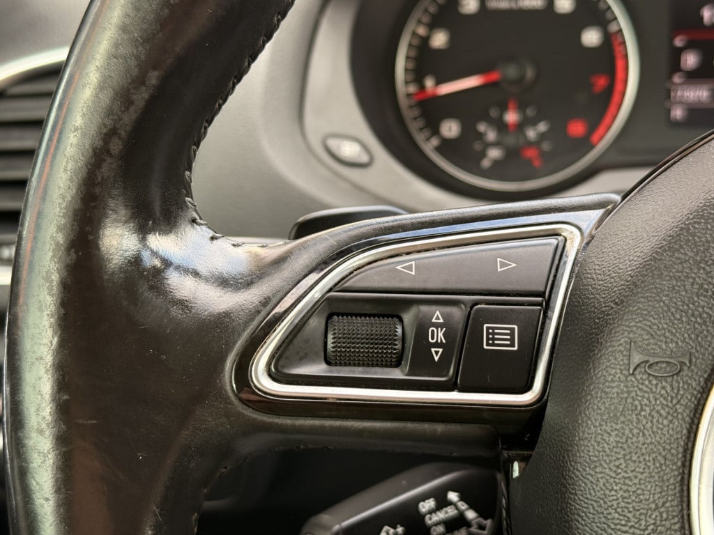 Audi Q3 2.0 tfsi quattro | afn trekhaal | stoelverwarming | half leder | pa