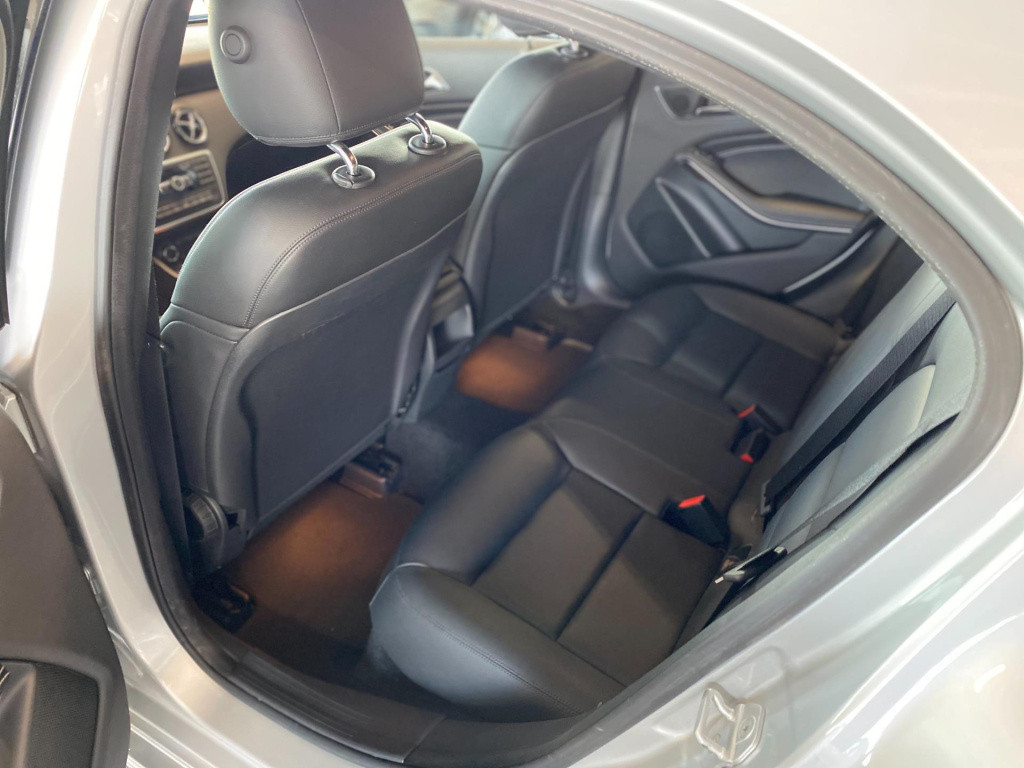 Mercedes-Benz A-Klasse 180 ambition style automaat , afneembare trekhaak