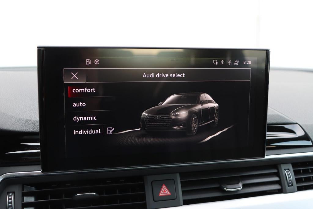 Audi A4 limousine 35 tfsi launch edition s-line 150pk s-tronic | pano | hud