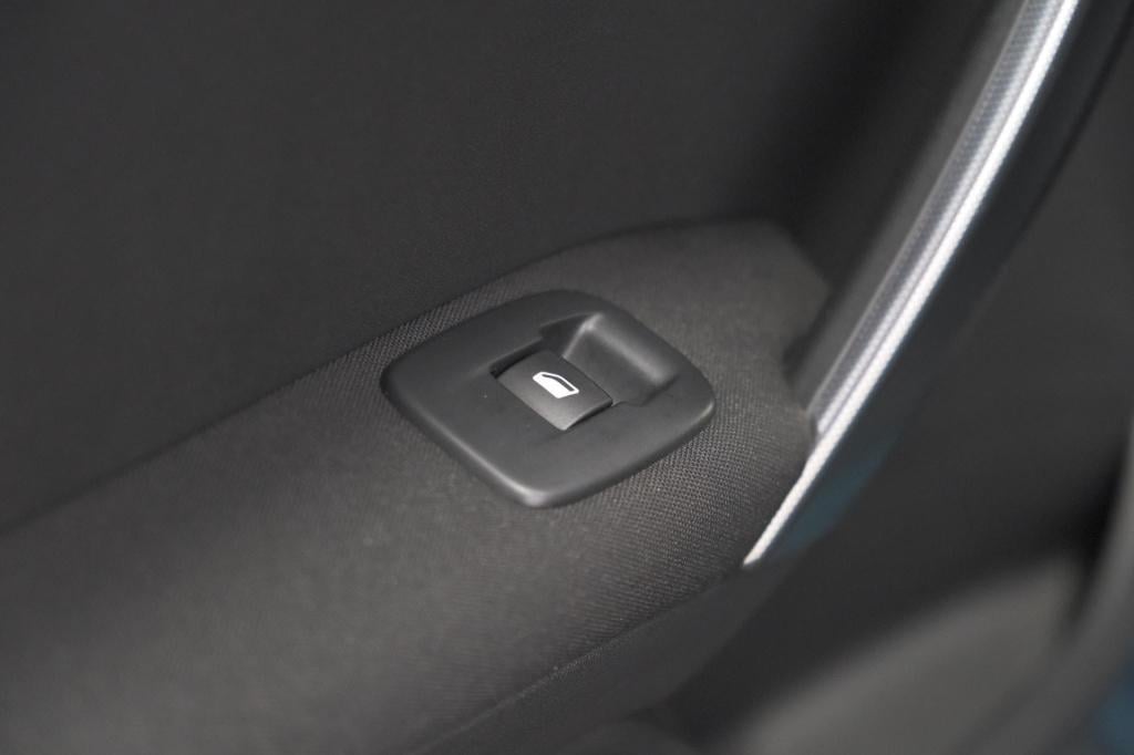 Peugeot 2008 puretech 110 allure | unieke kleur! | trekhaak | camera | appl