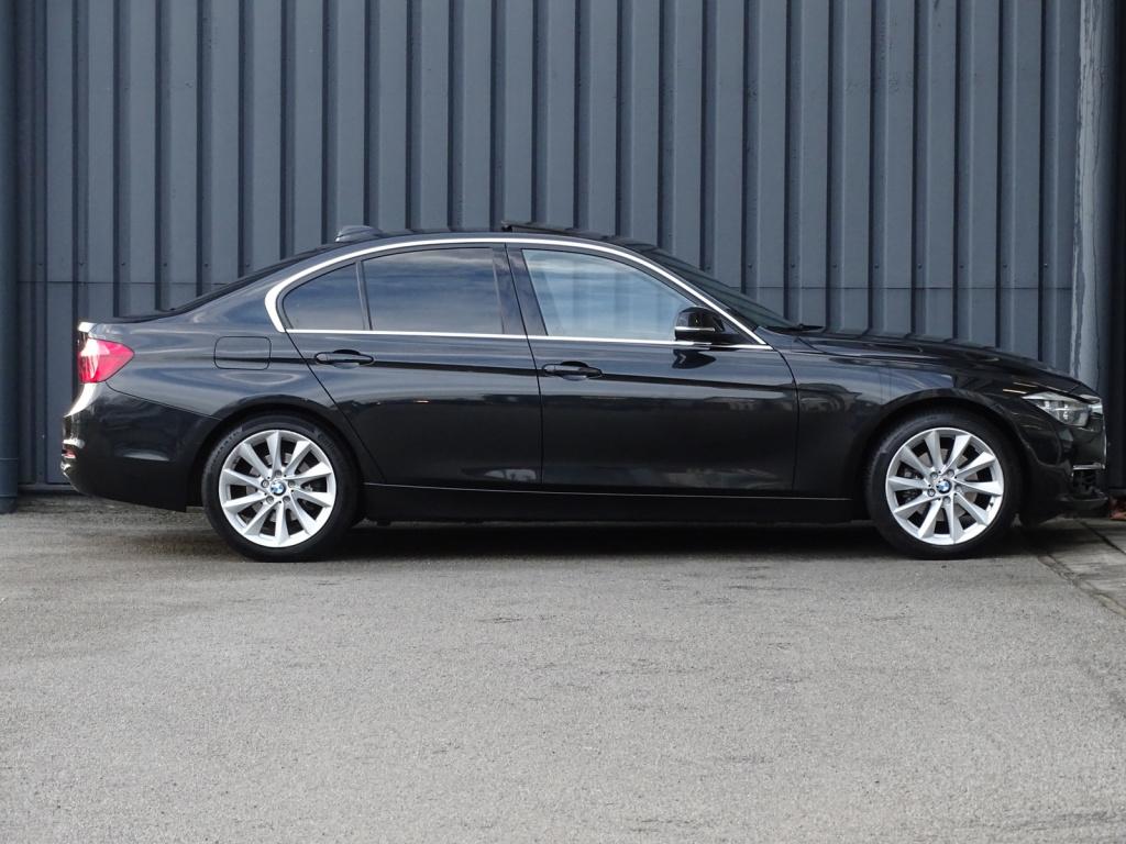BMW 3-serie 330e luxury