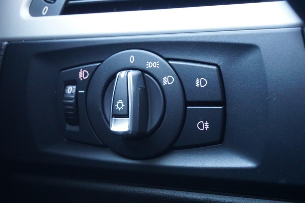 BMW 3-serie 318i business line climate / navi / cruise / pano / elektr. ram