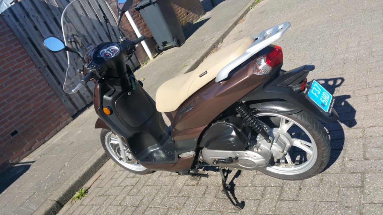 Peugeot tweet scooter nieuwstaat