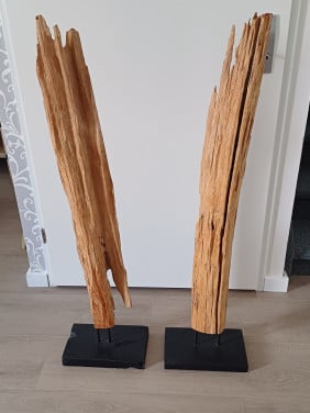 Drijfhout op standaard