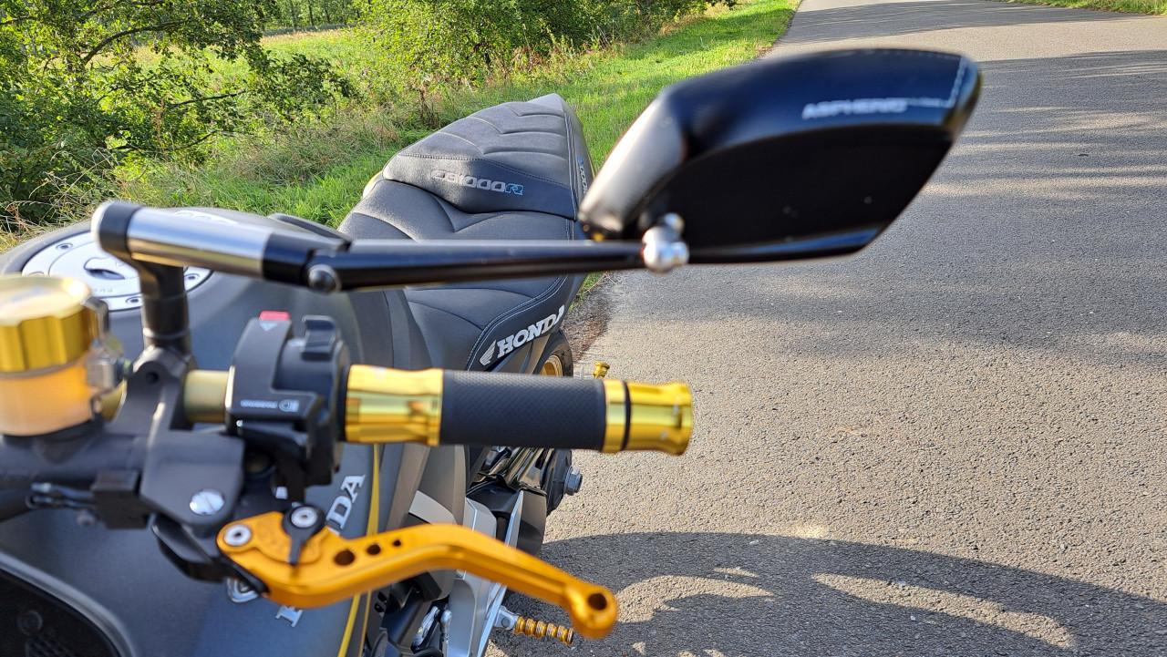 Nette Honda CB1000R