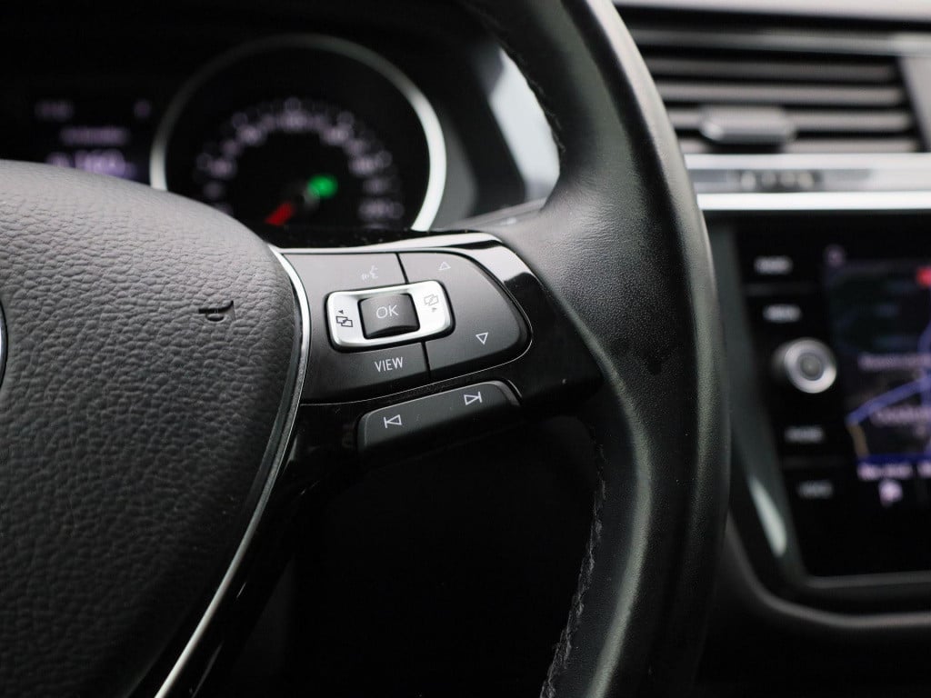 Volkswagen Tiguan Allspace 1.5 tsi comfortline business 7p. | automaat | na