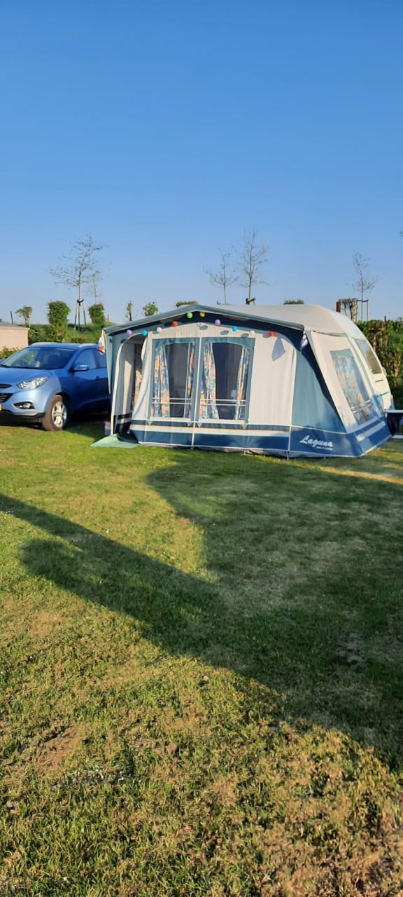 Compacte Eifelland caravan met mover!