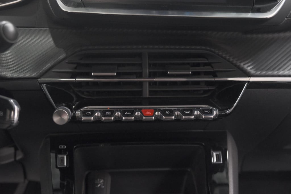 Peugeot 208 puretech 100 eat8 active | trekhaak | parkeersensoren | navigat
