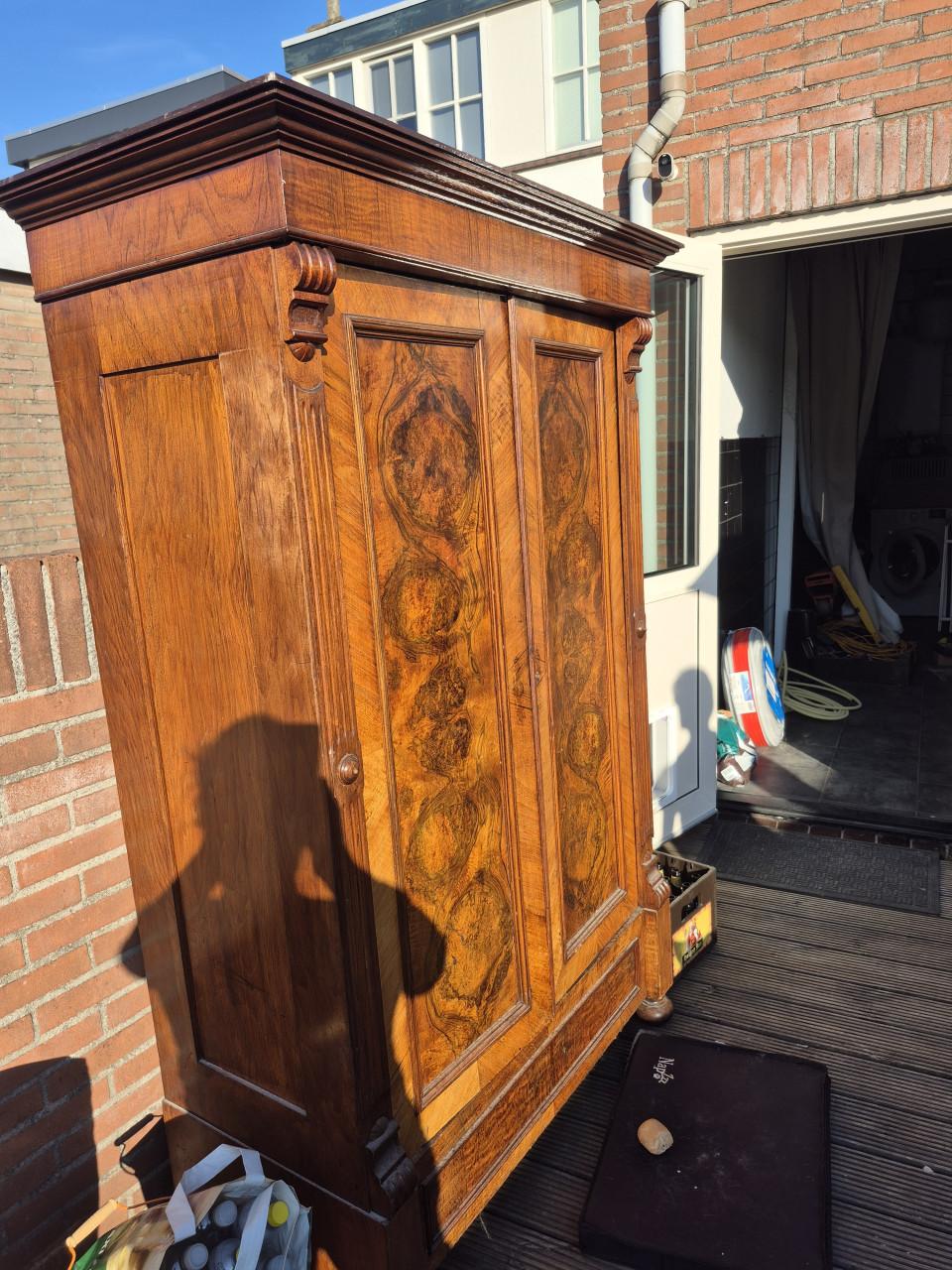 Gratis notenhouten kast opknapper