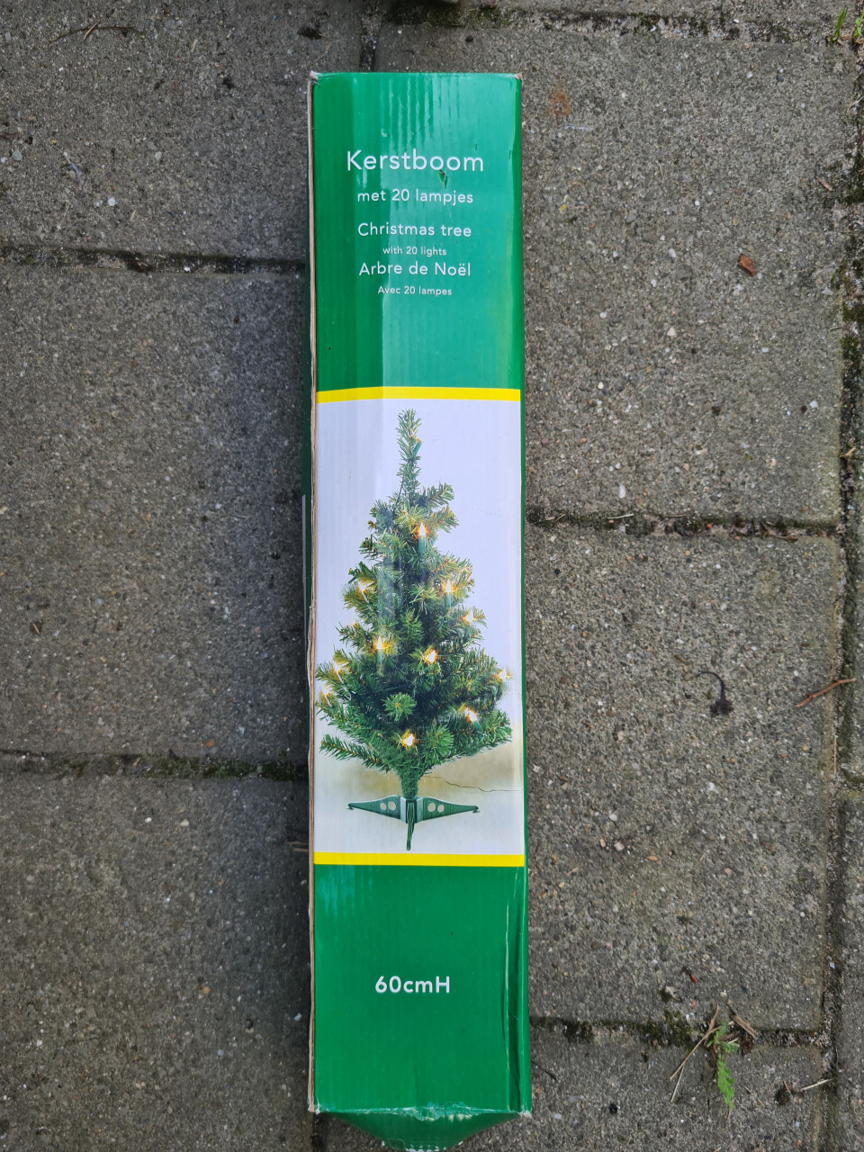 Kerst sneeuwkleed en vilten kerstboom