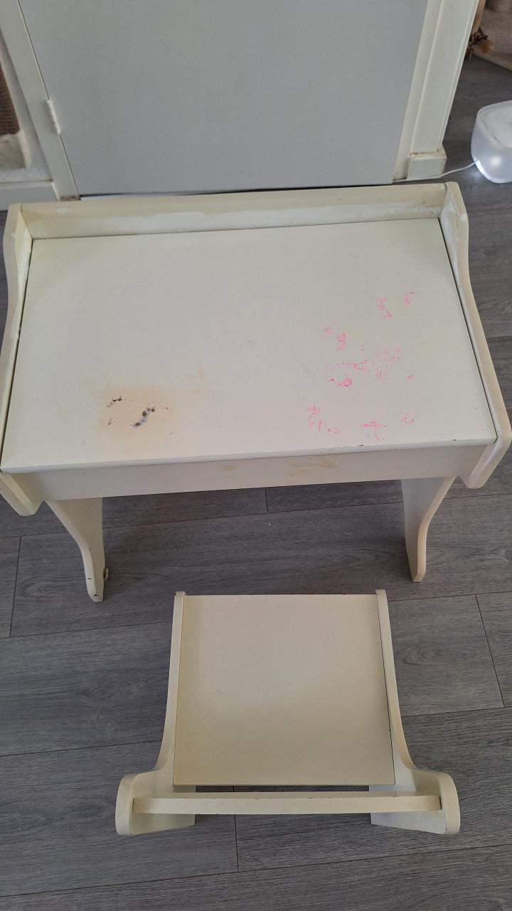 Peuter/kleuter bureau met stoel