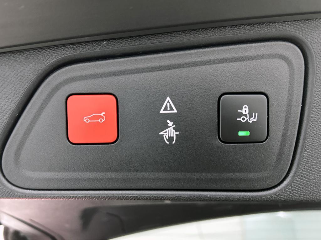 Peugeot 3008 1.2 puretech blue lease premium avantage