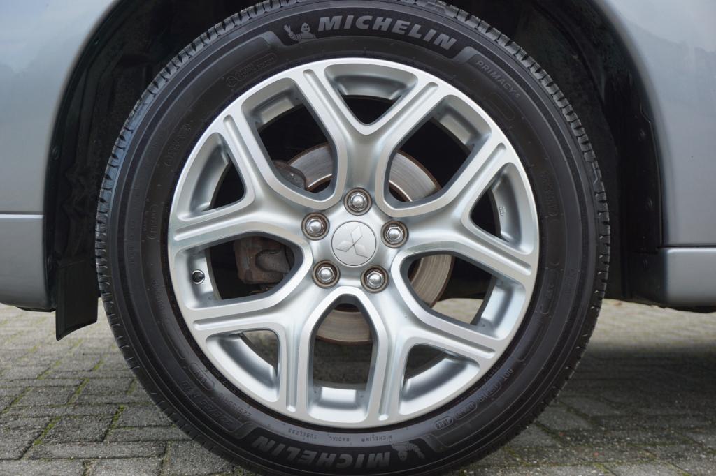 Mitsubishi Outlander 2.0 phev executive edition automaat - navi / cruise / 