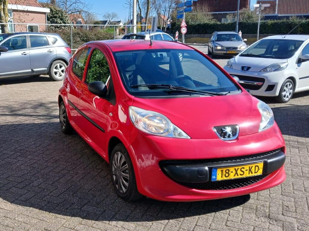 Peugeot 107 xs 1.0 | met carplay radio! 3 maanden garantie, jaar apk, aflev