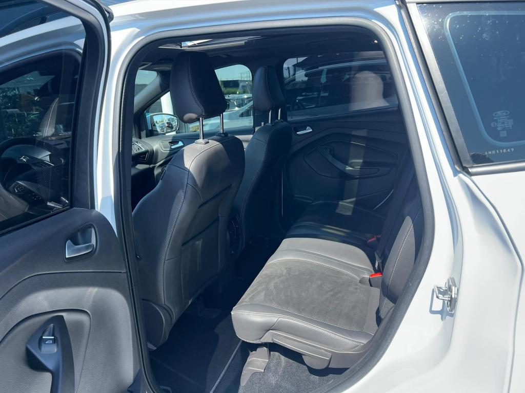 Ford Kuga 1.5 ecoboost 150pk 2wd st line ,panodak , trekhaak , carplay