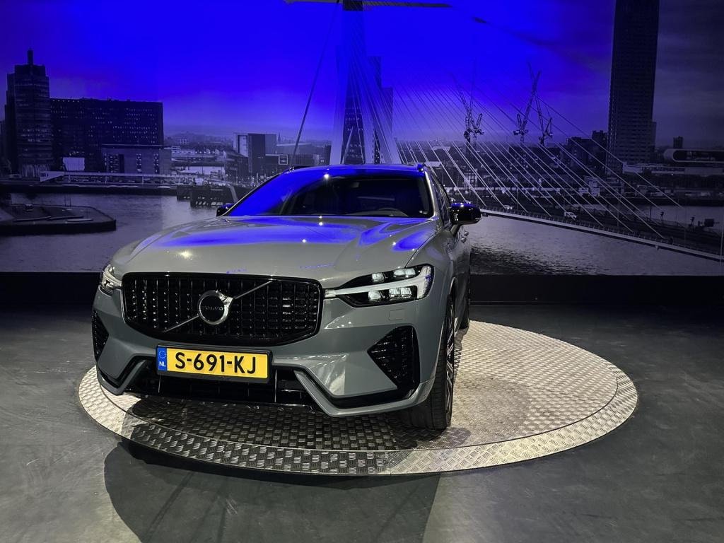 Volvo XC60 2.0 t6 plug-in hybrid awd inscription *pano*hud*memory*