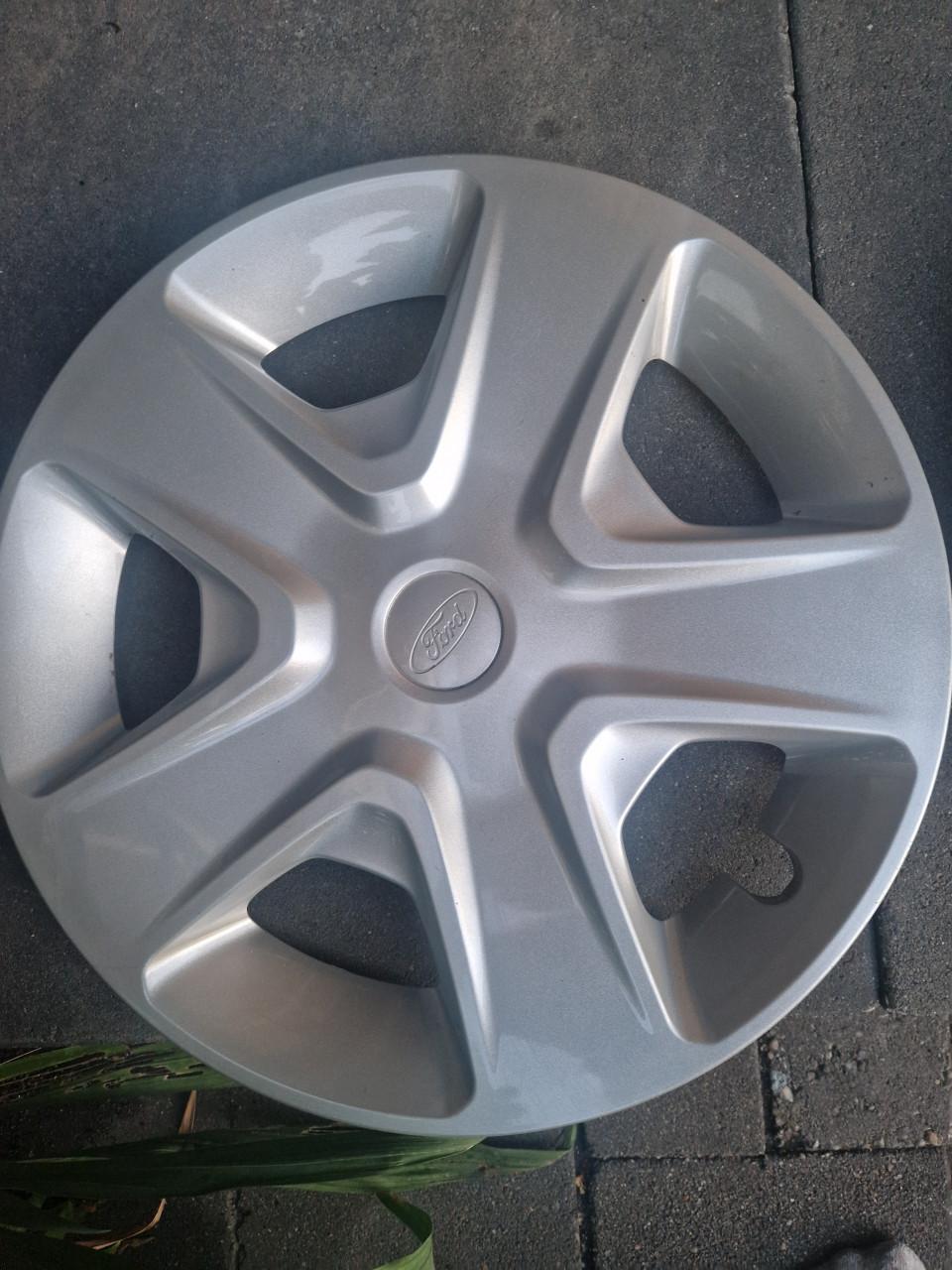 16 inch ford wieldoppen
