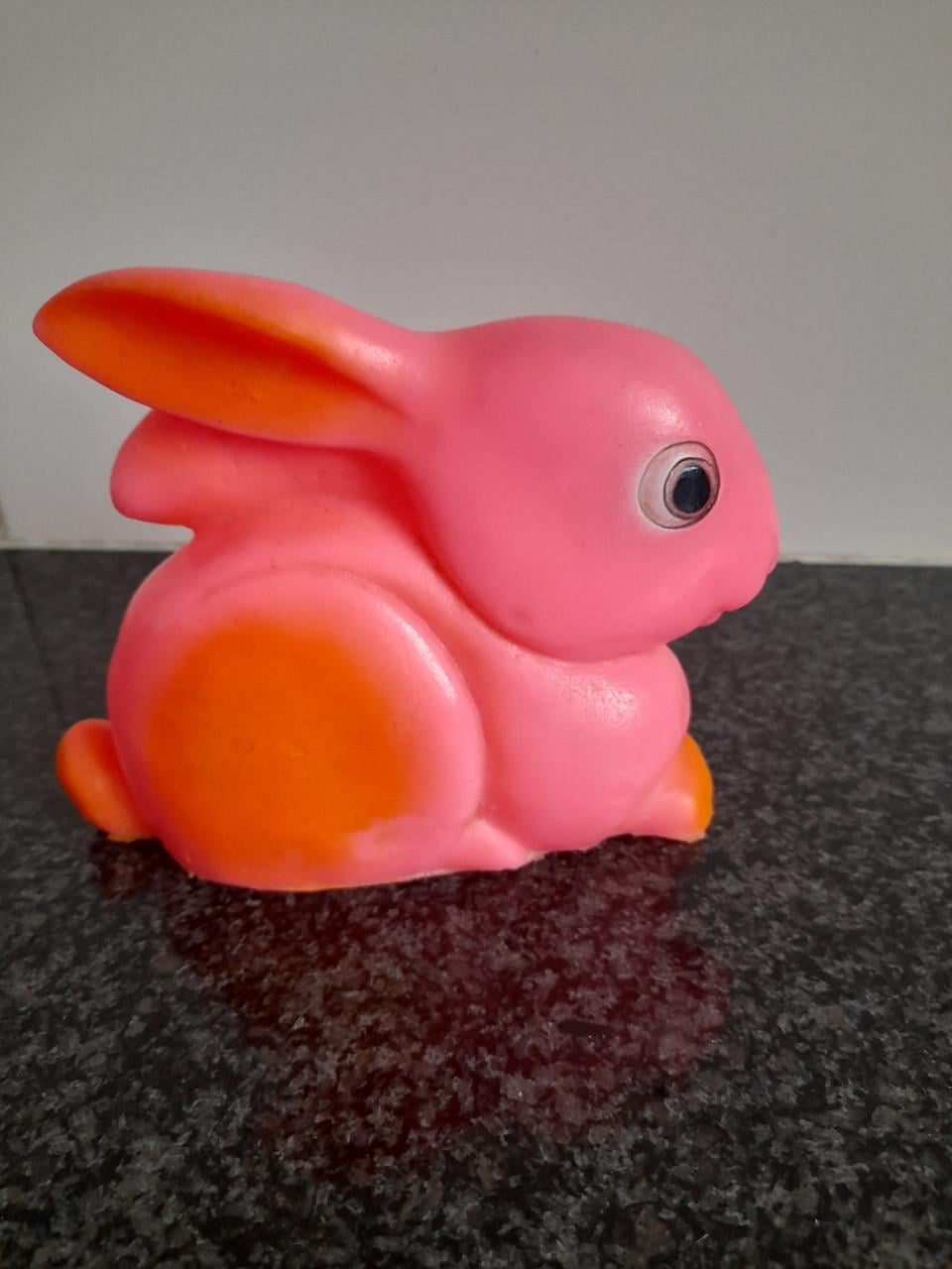 Vintage Rubberen Piepbeestje ( in goede staat )  €4 per stuk