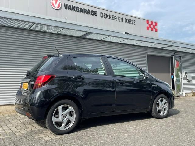 Toyota Yaris 1.5 hybrid trend bi-tone