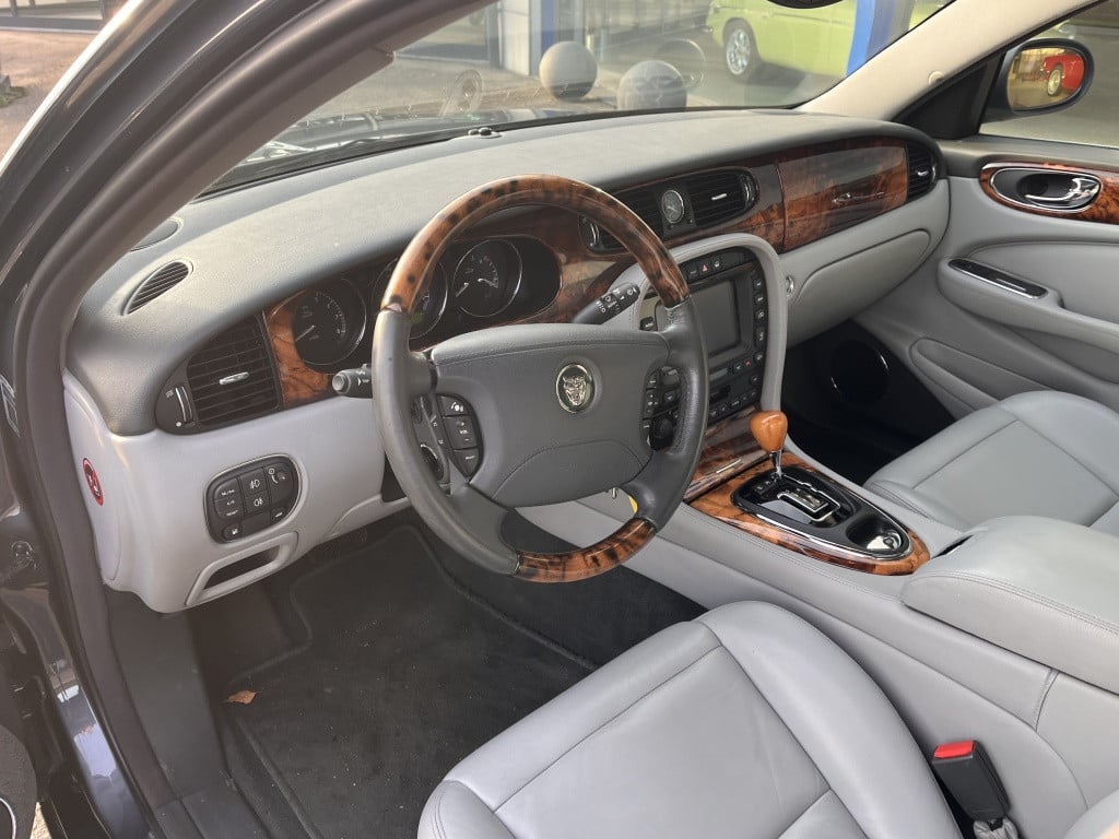 Jaguar Xj 3.0 v6 sport