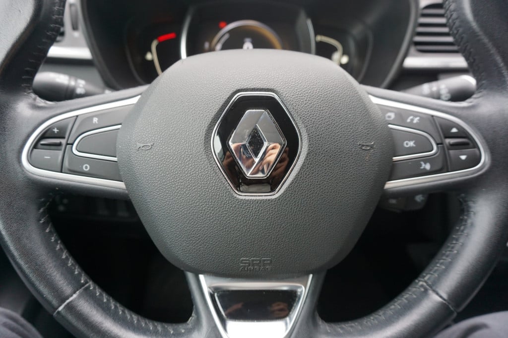 Renault Kadjar 1.2 tce zen airco / navi / cruise / trekhaak / parkeers. / l