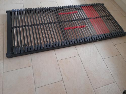 Lattenbodem (verstelbaar) 90 x 200 (in goede nette staat)