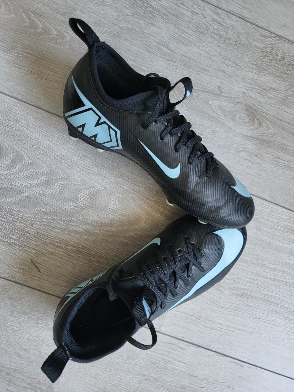 Voetbalschoen - Nike - maat 34