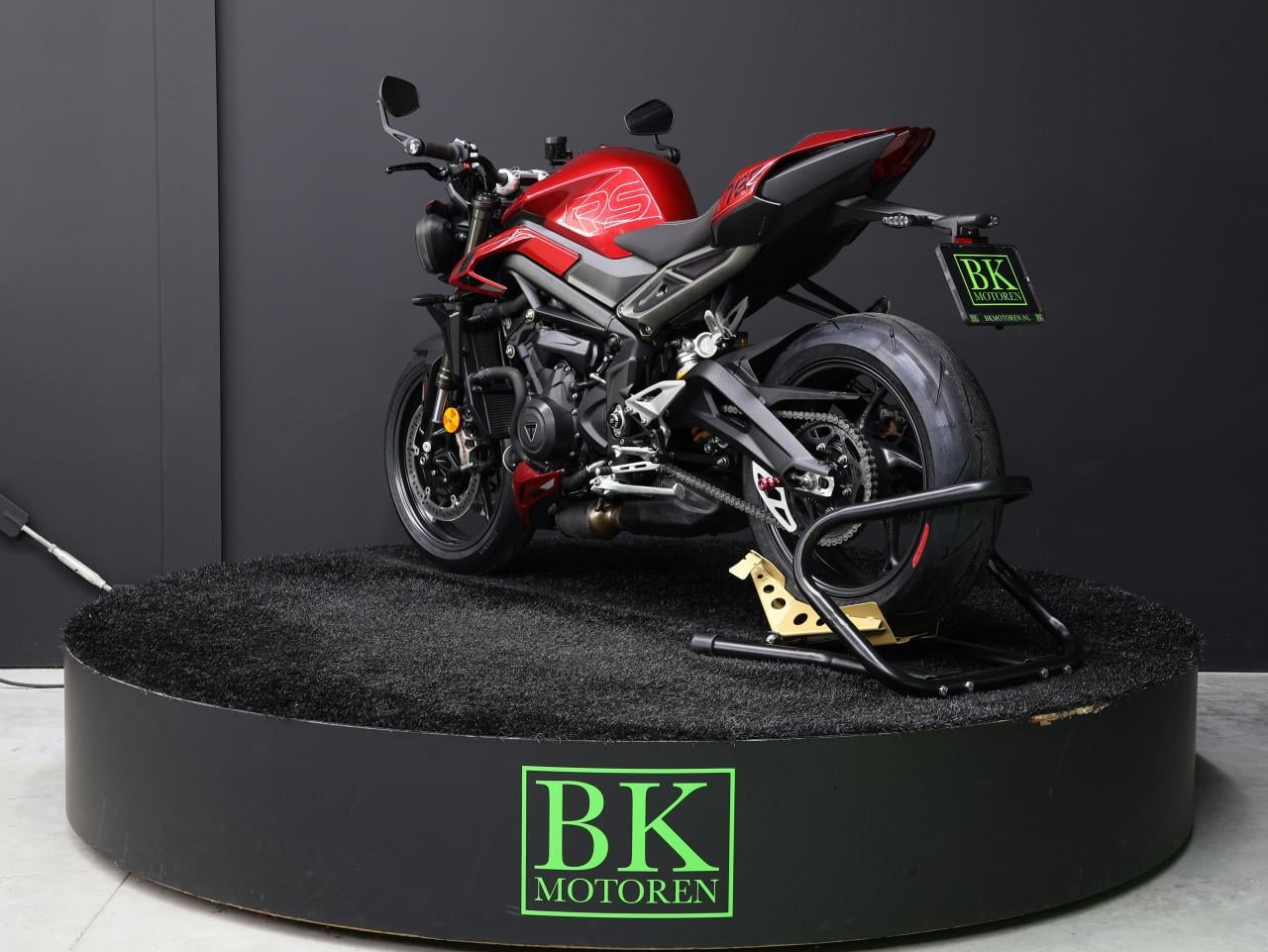 STREET TRIPLE 765 RS | Carnival Red