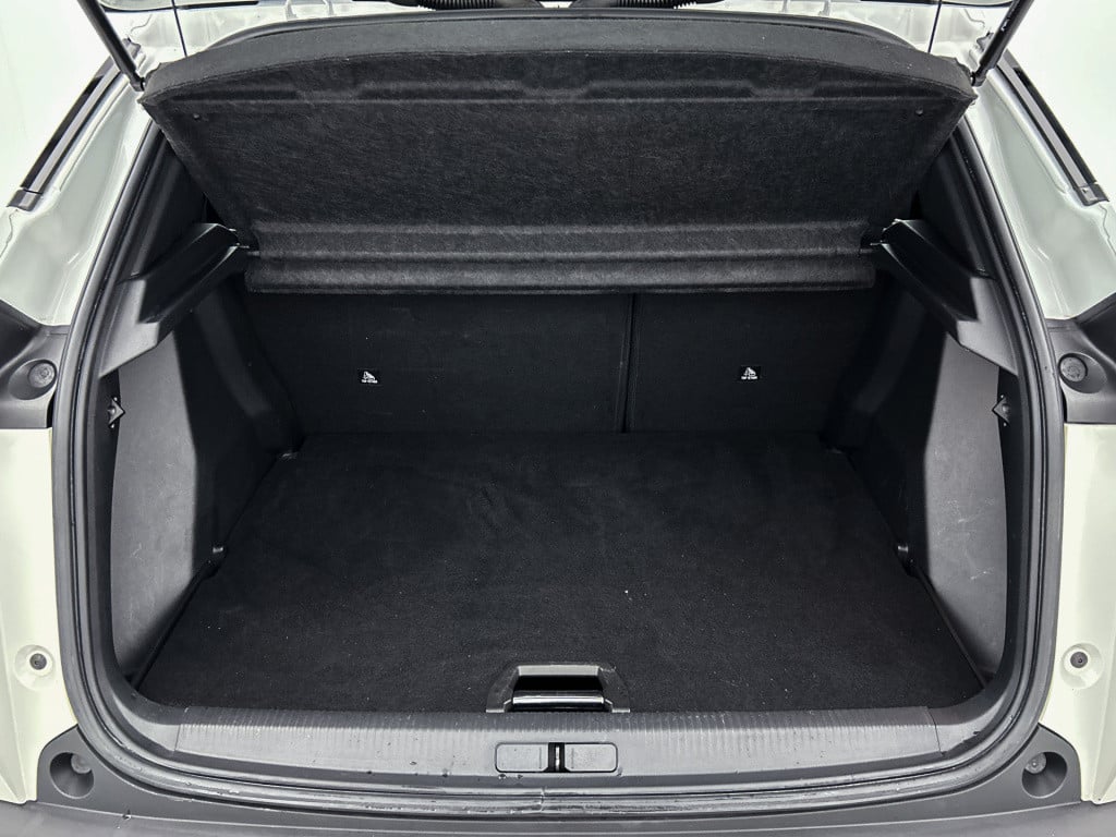 Peugeot 2008 100 pk allure | rijklaar | afneembare trekhaak | navi | camera