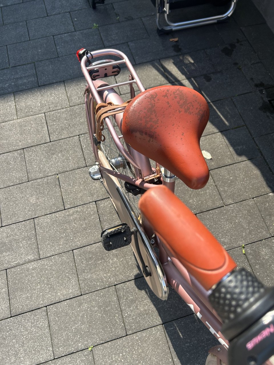 Meisjes fiets, roze met mand!