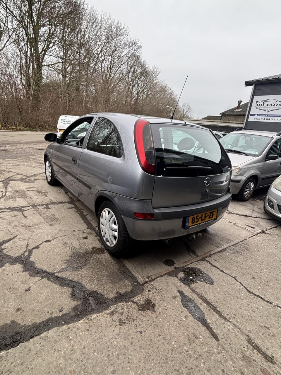 Opel corsa voljaar apk!