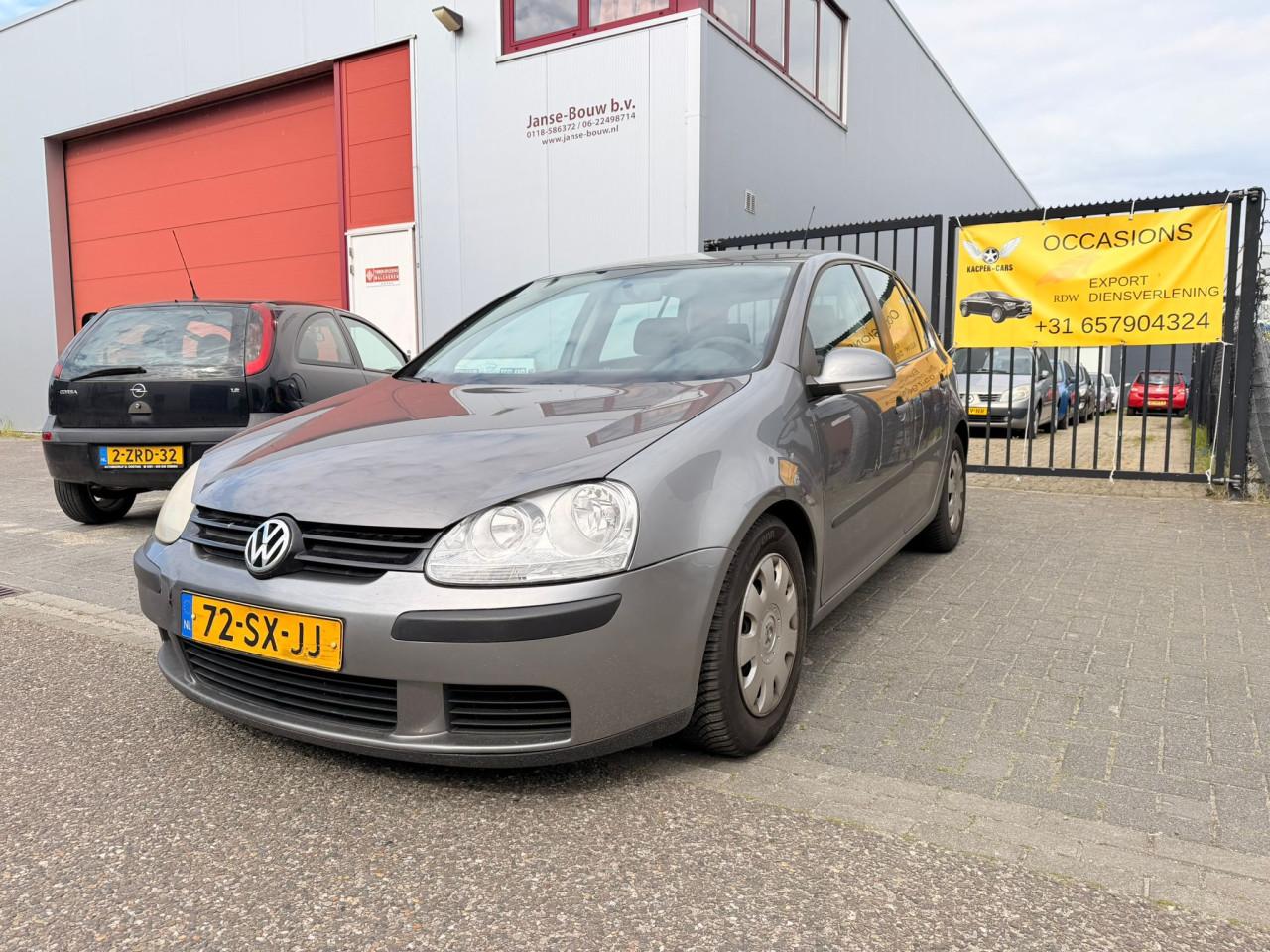 Volkswagen Golf 1.6 FSI Turijn APK tot September! €999 Rijd goed!