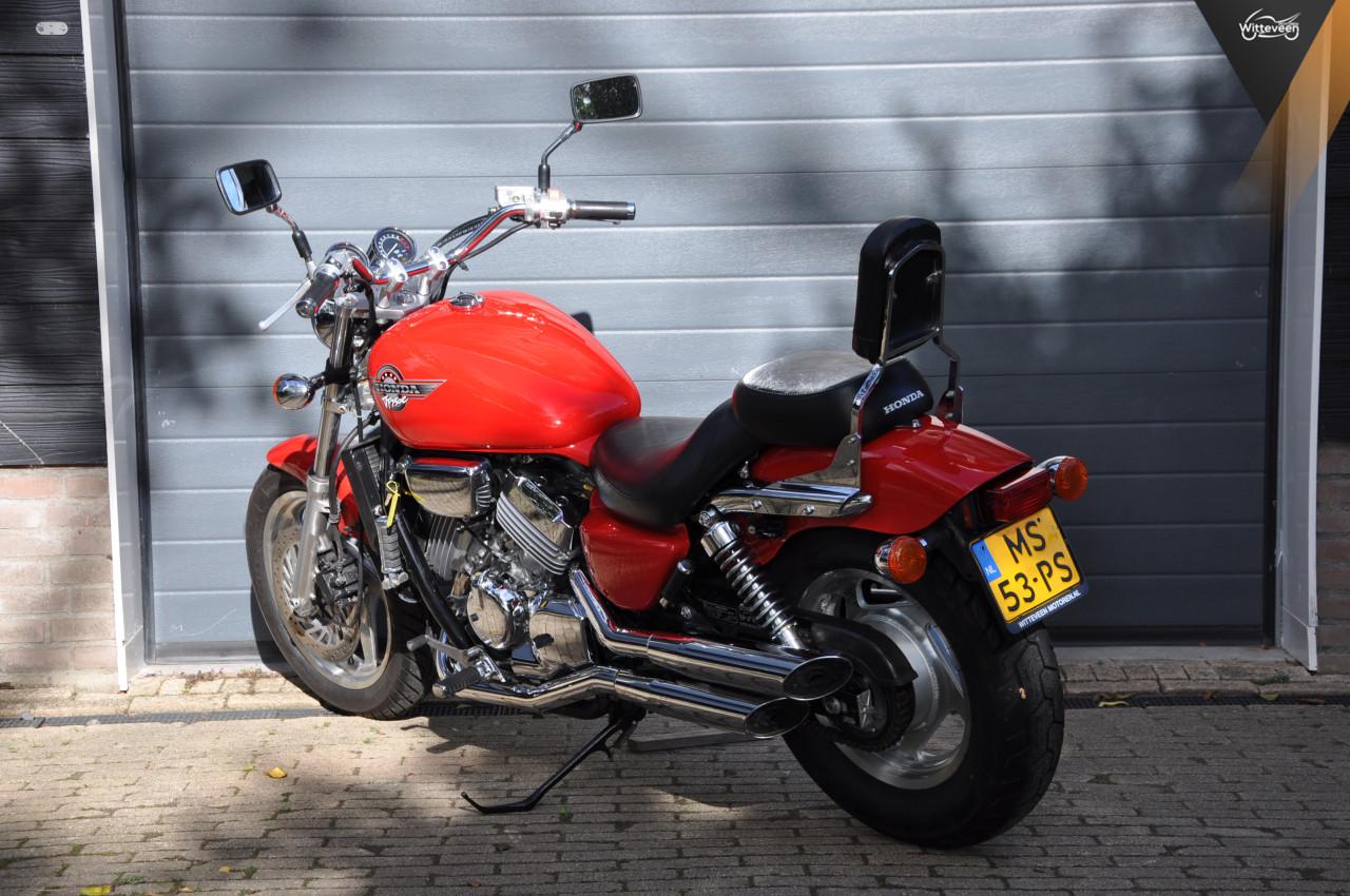 Honda Magna 750