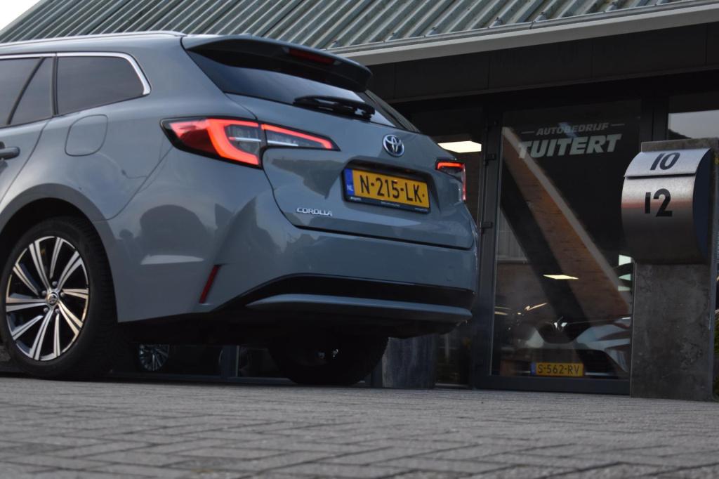 Toyota Corolla Touring Sports 1.8 hybrid dynamic | camera | stoelverwarming