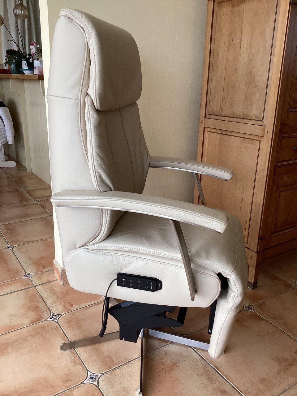 Nieuwstaat!Sta-op relax Prominent S100/USB/wellness(3 motoren)