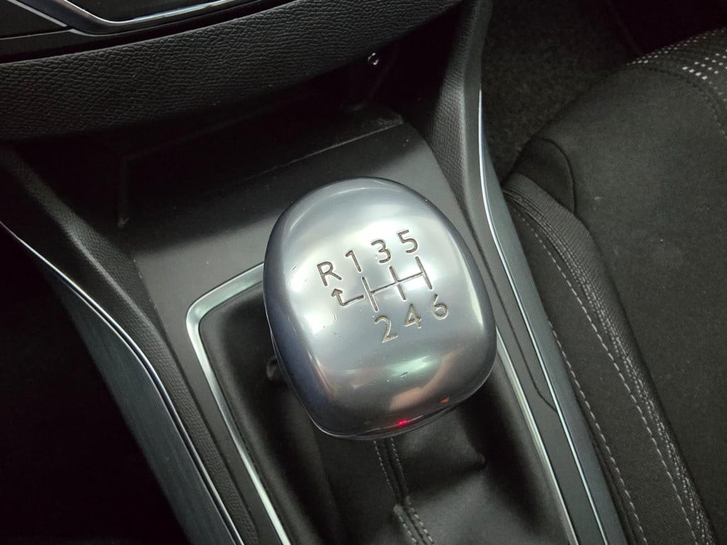 Peugeot 308 sw occasion stationwagen met trekhaak en grote kofferbak | twee