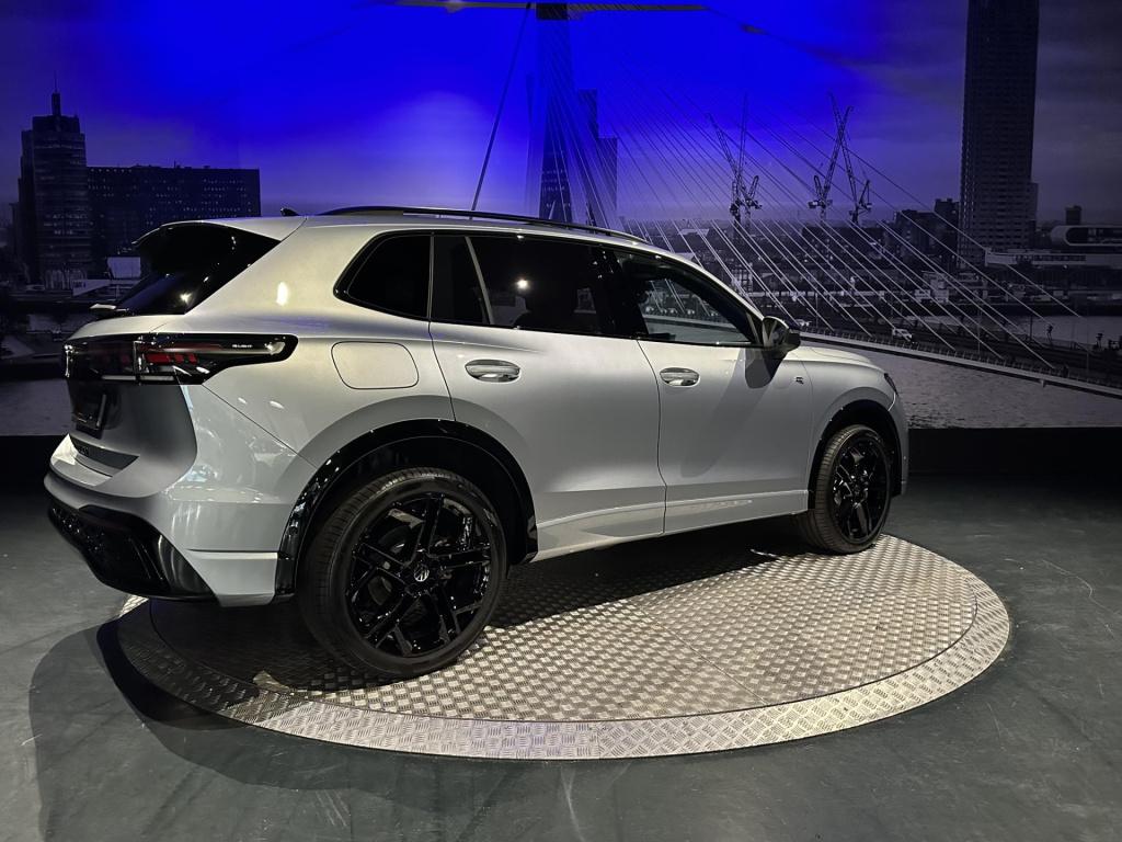 Volkswagen Tiguan 1.5 ehybrid r-line edition *leder*memory*blackstyle*trekh