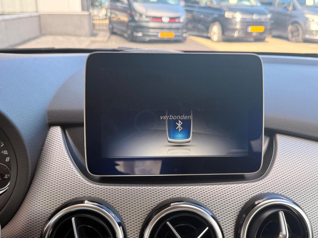 Mercedes-Benz B-Klasse b180 | navi | half leder | stoelverwarming | trekhaa