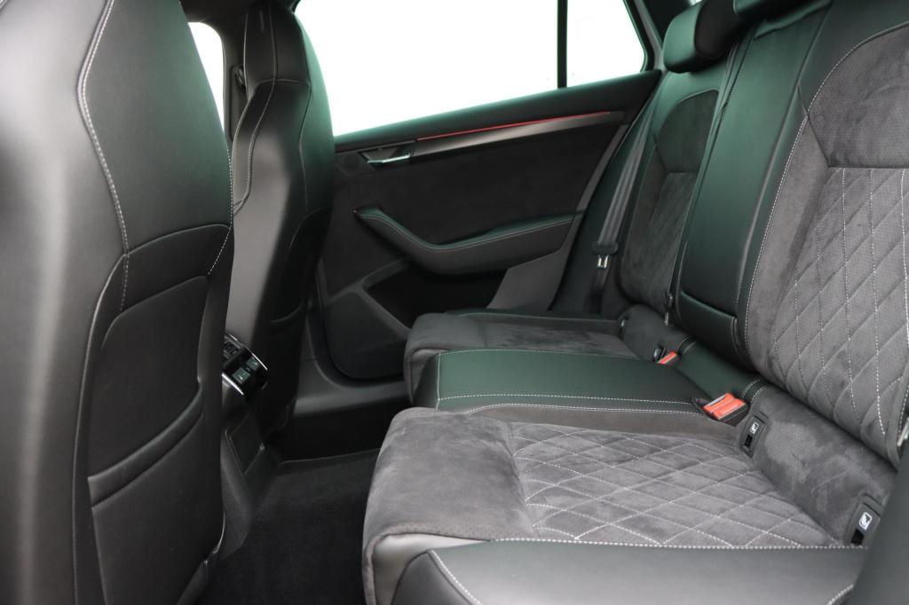 Skoda Superb combi 1.4 tsi iv sportline business 218pk dsg6